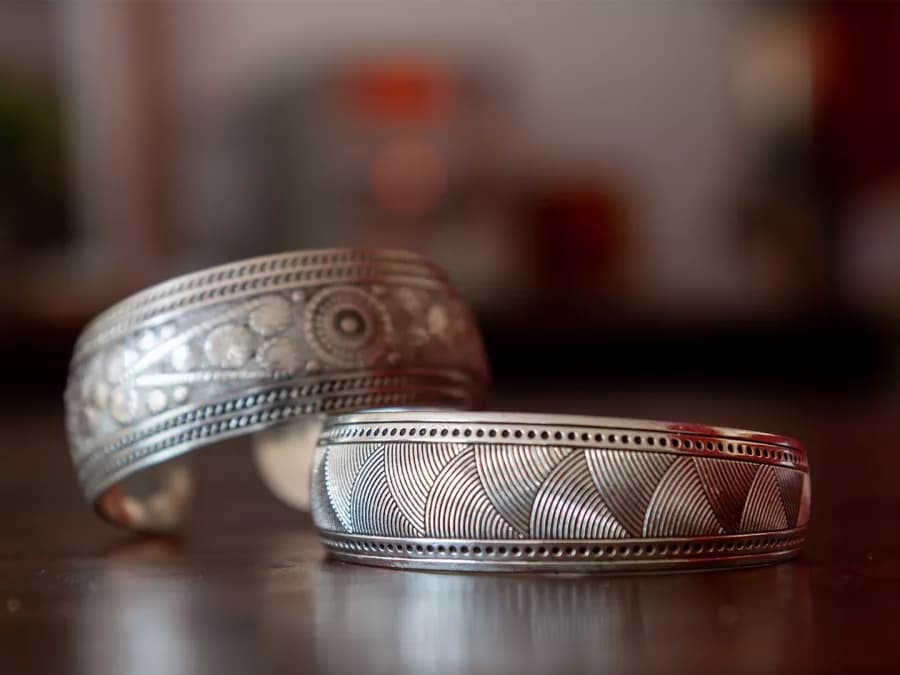 تفسير حلم الفضة في المنام- المال الحلال والعمل الصالح